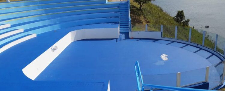 Prefeitura de Caraguá reforça pintura do Complexo Turístico do Camaroeiro e Boulevard Prainha