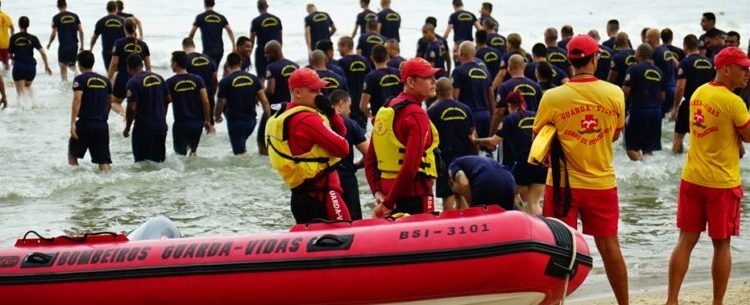 GCMs de Caraguatatuba participam de integração com Bombeiros Marítimos
