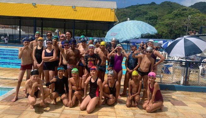 Festival de Nado Livre une famílias através da natação no CAE do Pontal