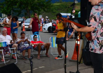 Prefeitura promove projetos “Pôr do Som” e “Vem Pro Som” de Norte a Sul de Caraguatatuba
