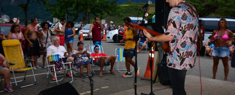 Prefeitura promove projetos “Pôr do Som” e “Vem Pro Som” de Norte a Sul de Caraguatatuba