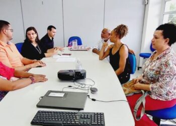 Prefeito de Caraguatatuba assina captação de R$ 250 mil com Itaú Social para projeto em escolas municipais