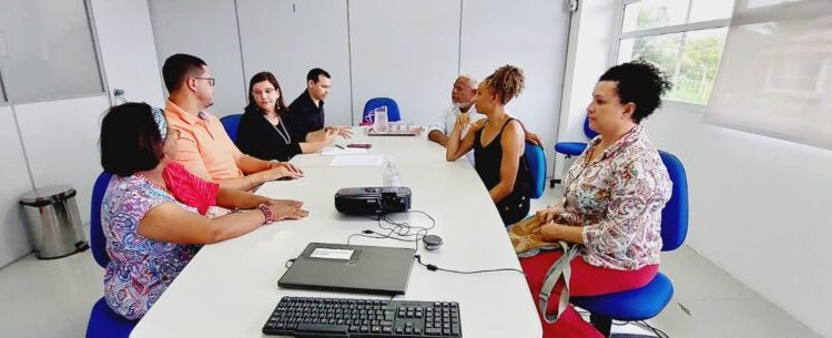 Prefeito de Caraguatatuba assina captação de R$ 250 mil com Itaú Social para projeto em escolas municipais