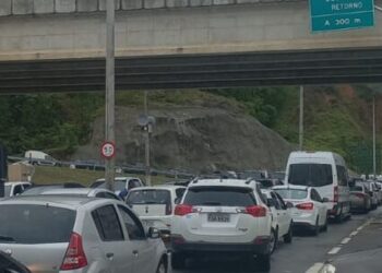 Prefeitura de Caraguatatuba altera trajeto de linhas de ônibus com fechamento da Serra da Tamoios