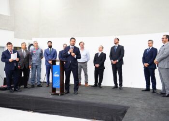 Tato Aguilar marca presença na inauguração do fórum de Caraguatatuba