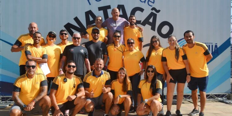 Vereador Tato Aguilar participa de Festival de Natação no Centro Esportivo Municipal