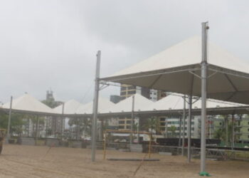 Arena Verão 2023 tem competição de futevôlei, vôlei de praia e beach soccer para atletas locais