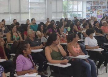 Prefeitura de Caraguatatuba promove formação para novos agentes de apoio escolar