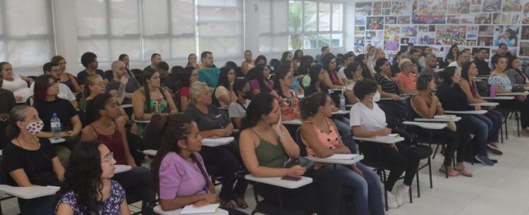 Prefeitura de Caraguatatuba promove formação para novos agentes de apoio escolar