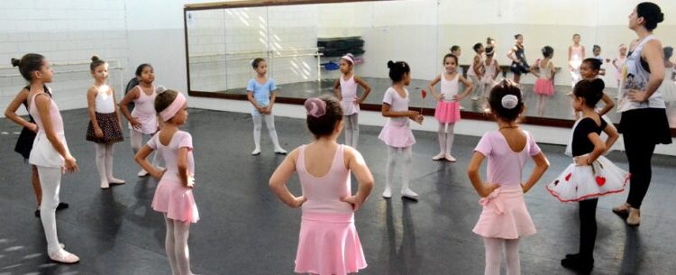 Fundacc encerra no sábado inscrições ao credenciamento de artistas orientadores para Oficinas Culturais 2023