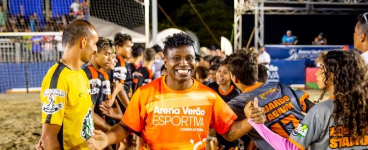 Jogo das Estrelas é sucesso de público na Arena Verão Esportiva de Caraguatatuba