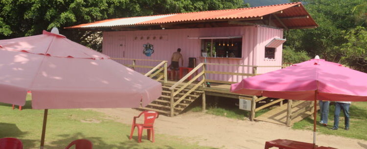 Comerciantes mostram otimismo com novas estruturas de quiosques na Praia da Mococa