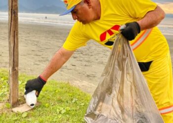 Prefeitura de Caraguatatuba reforça limpeza e coleta de lixo durante alta temporada