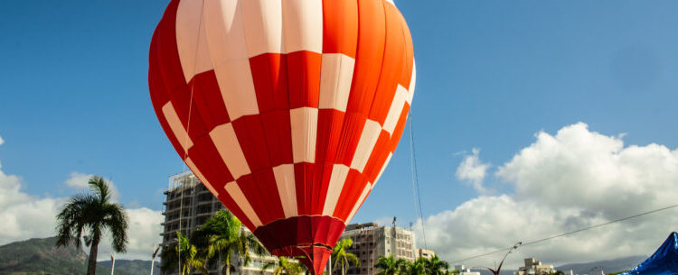 Emoção toma conta de público que passeou de balão em Caraguatatuba no evento da Arena Verão Esportiva