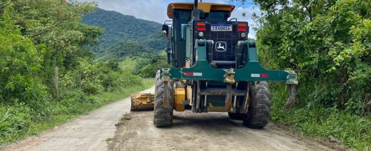 Prefeitura de Caraguatatuba realiza manutenção de nivelamento em vias públicas