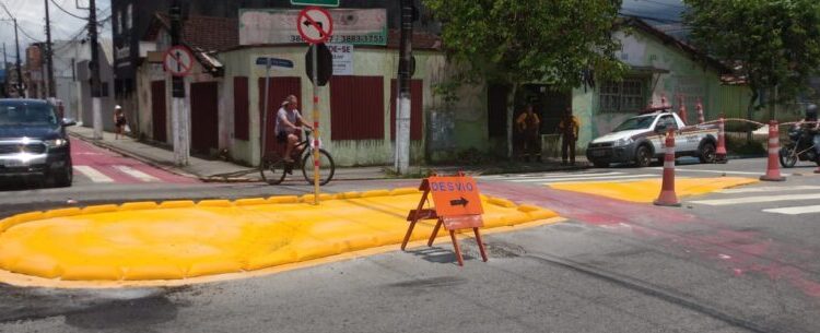 Prefeitura de Caraguatatuba conclui modificação na rotatória das Avenidas Castelo Branco e Engenheiro João Fonseca