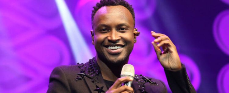 Thiaguinho e Gustavo Moura & Rafael são as atrações do último final de semana do CARAGUÁ TÁ SHOW