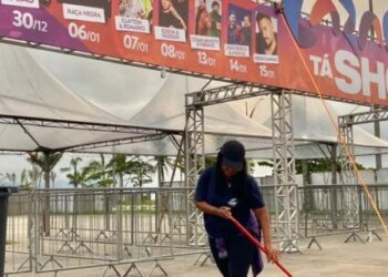 Prefeitura de Caraguatatuba redobra ações de limpeza para atender programação de verão