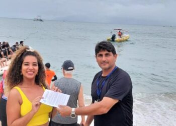 Prefeitura distribui manual de boas práticas náuticas em Caraguatatuba