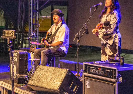 Apresentações do Pôr do Som e Vem Pro Som entram na última semana em Caraguatatuba