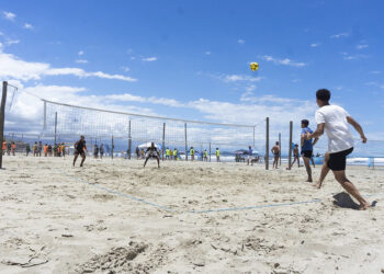 Torneio de Futevôlei agita a Praia da Enseada neste sábado (21)
