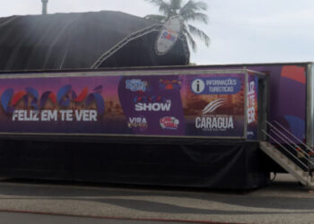 Ponto móvel de informações turísticas é transferido para a Praça da Cultura em Caraguatatuba