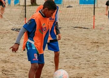 Alunos das escolinhas esportivas de Caraguatatuba podem fazer rematrículas de 17 a 31 de janeiro