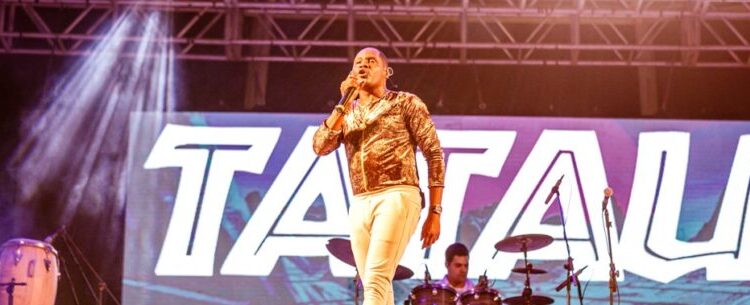 Tatau abre Caraguá Tá Show com toda energia do carnaval da Bahia