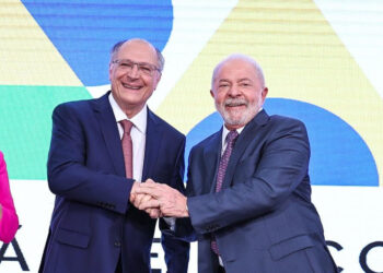 “A reindustrialização é essencial para a retomada do desenvolvimento sustentável”, diz Alckmin