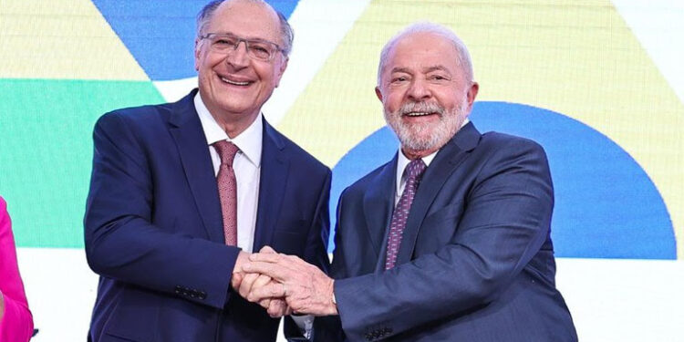 “A reindustrialização é essencial para a retomada do desenvolvimento sustentável”, diz Alckmin