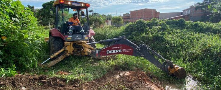 Prefeitura de Caraguatatuba continua instalação de novos tubos para melhorar drenagem nos bairros