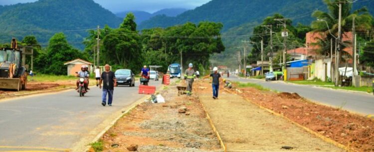 Caraguá em Obras: Prefeitura executa obras contra enchentes e de pavimentação nos bairros Perequê-Mirim e Pegorelli