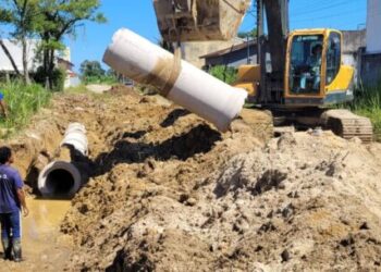 Prefeitura de Caraguatatuba inicia instalação de novos de tubos para drenagem em vários bairros