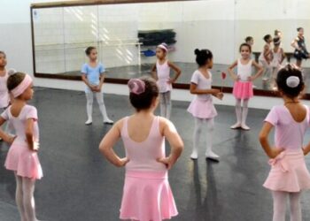 Fundacc convoca artistas orientadores selecionados para apresentação de documentação