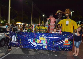 Carnaval de Antigamente traz Desfile do Corso e Bonecões para a folia da Praça do Coreto de Caraguatatuba