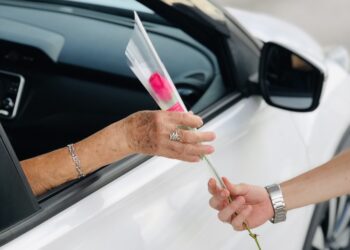 Serramar Shopping tem programação especial em homenagem ao Dia da Mulher