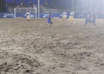 Rio do Ouro, A.E. Grêmio, Morro do Chocolate F.C. e Lion F.C. disputam as semifinais do Campeonato de Beach Soccer