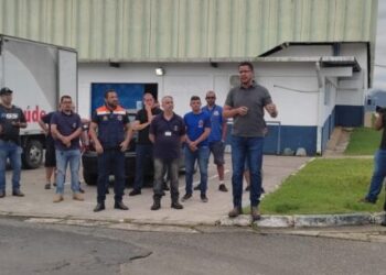 Prefeito Aguilar Junior reúne equipe para atendimento às vítimas das chuvas nos bairros