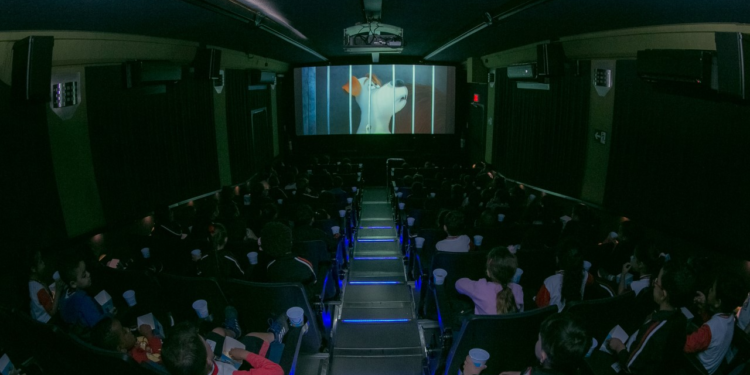 Projeto leva filmes gratuitos    para Lorena e taubaté, no    interior de São Paulo