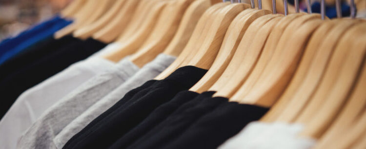 Caraguatatuba reforça doações de roupas masculinas para Casas de Passagem