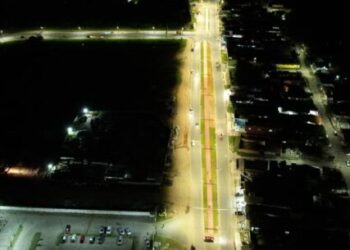 Caraguá em Obras: Avenida José Geraldo Fernandes no Perequê-Mirim recebe iluminação em LED
