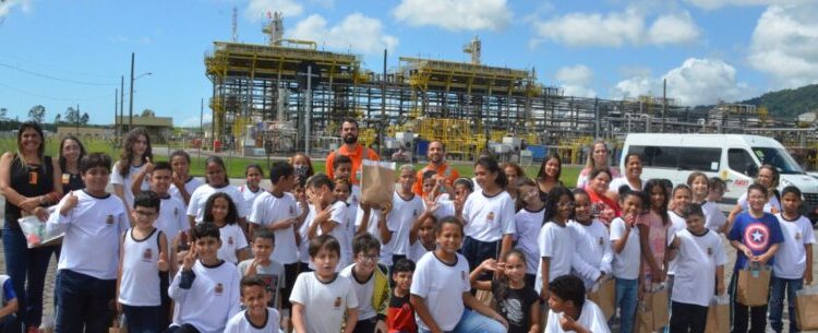 Projeto Energia com Escolas leva alunos do 4º ano para conhecer a UTGCA