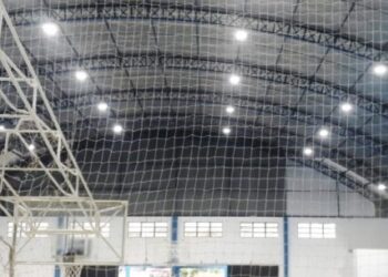 Prefeitura de Caraguatatuba promove instalação de nova iluminação em 11 ginásios esportivos