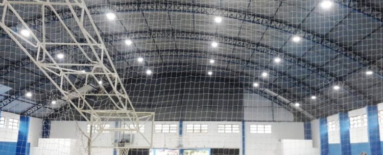 Prefeitura de Caraguatatuba promove instalação de nova iluminação em 11 ginásios esportivos