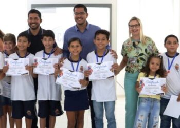 Alunos de escolas municipais de Caraguatatuba são premiados na Olimpíada Brasileira de Matemática e Astronomia