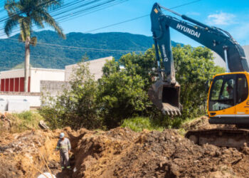 Caraguá em Obras: Prefeitura realiza intervenções no Córrego Itororó na Região Sul
