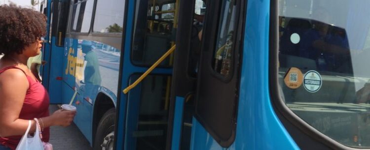 Uso de máscara no transporte coletivo de Caraguatatuba deixa de ser obrigatório