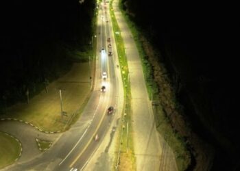 Rodovia que dá acesso ao bairro Jetuba recebe iluminação em LED