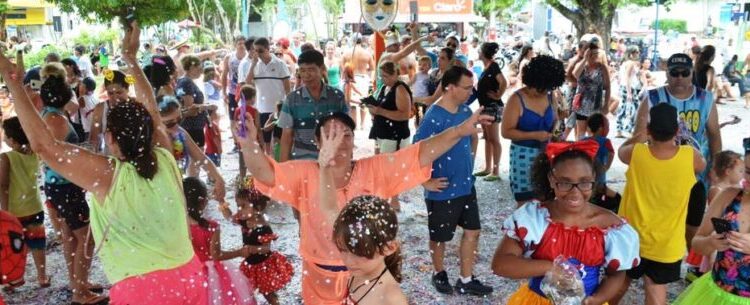 CARNABRIL terá desfile de blocos, matinê e Baile de Antigamente