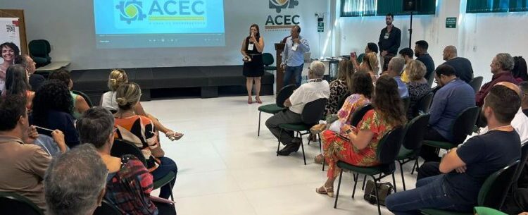 Prefeitura apresenta dedução do IR para projetos infantis e Seminário de Compras Públicas em café empresarial